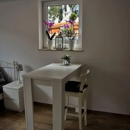 Lamisto Am Waldesrand *