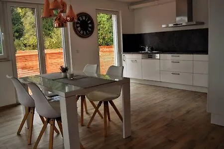 Lamisto Am Waldesrand Apartment